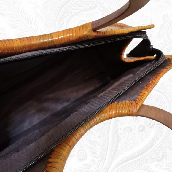 Handmade Woven Pandan Leaves Multicolor Hand Bag with Wooden Handles, Mini - Picture 5 of 5